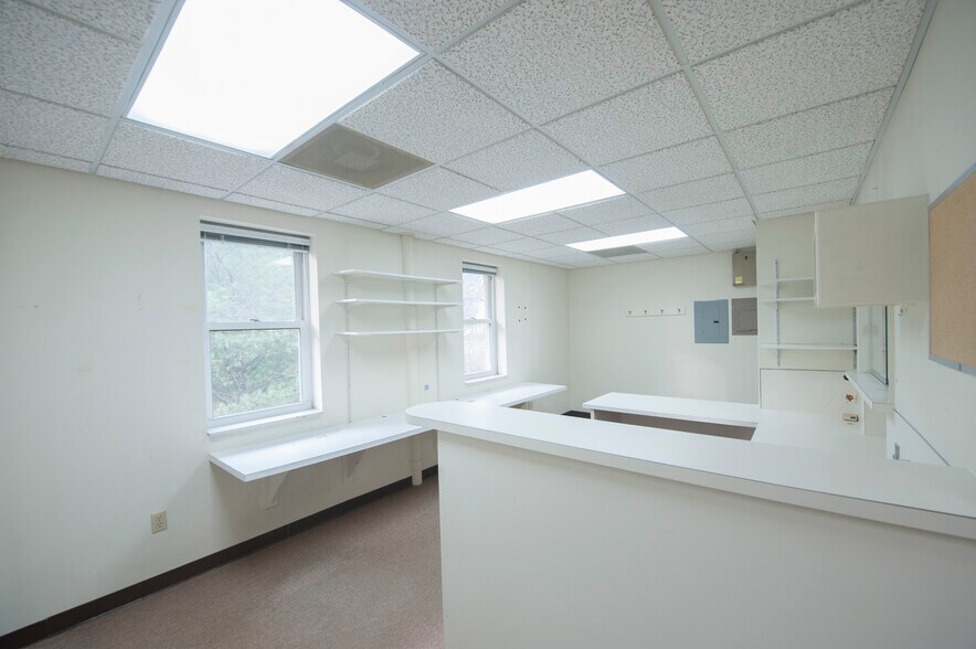 More Photos Of 80 W Welsh Pool Rd, Exton Medical For Lease