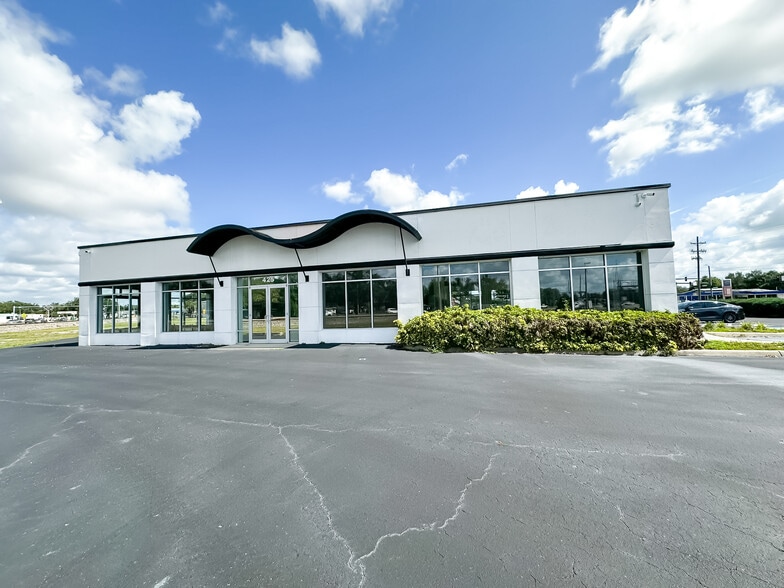 More Photos Of 425 S Lake Parker Ave, Lakeland Storefront Retail Office For Lease