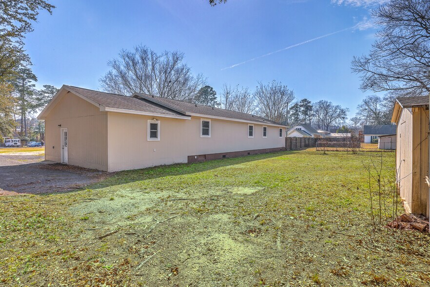 More Photos Of 106 Mayrant St, Summerville Office For Sale