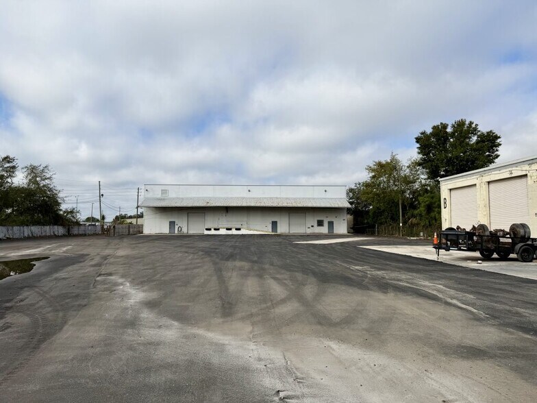 More Photos Of 13755 U.S. Highway 19 N, Clearwater Warehouse For Lease