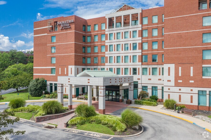 More Photos Of 640 Fountain Rd, Plymouth Meeting Hotel For Lease
