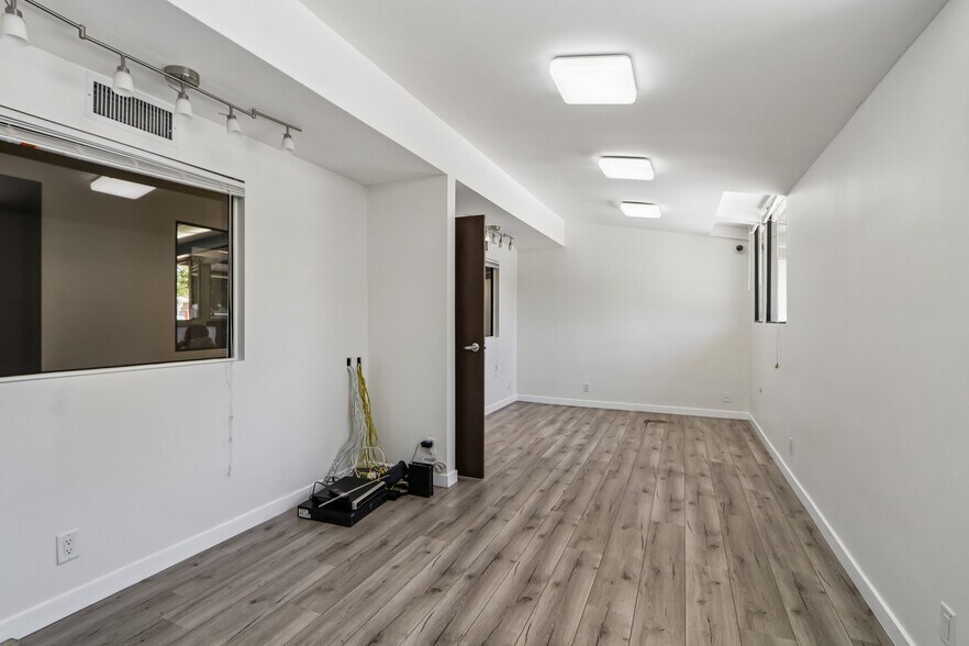 More Photos Of 11100 Sheldon St, Sun Valley Office Residential For Sale