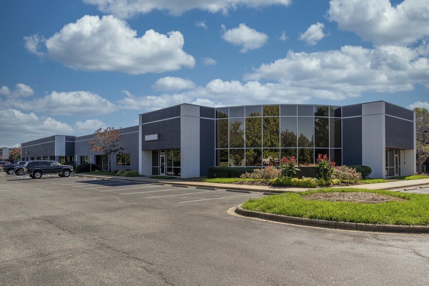 More Photos Of 10420 Harris Oak Blvd, Charlotte Light Distribution For Lease