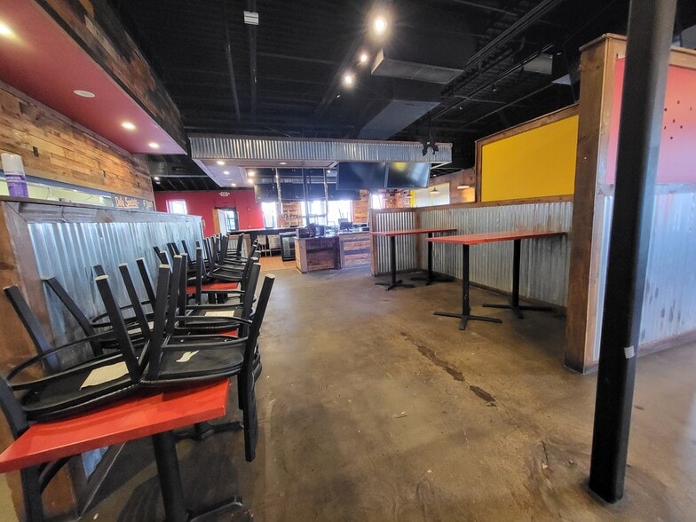 More Photos Of 3607 S Range Line Rd, Joplin Restaurant For Lease