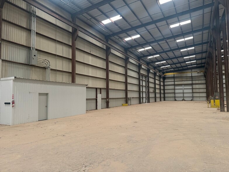 More Photos Of 8800 NW Loop 338, Odessa Warehouse For Sale
