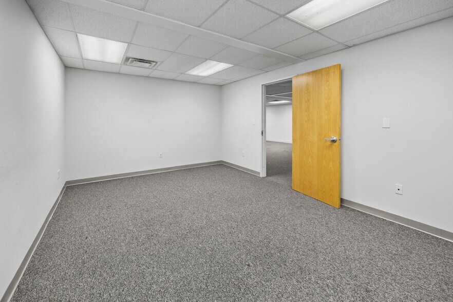 More Photos Of 314 Chris Gaupp Dr, Galloway Medical For Lease