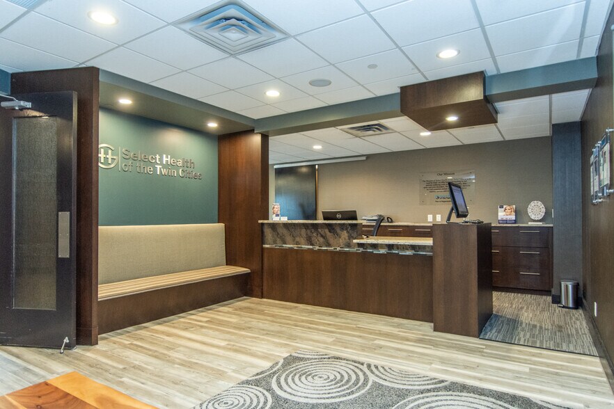 More Photos Of 7300 France Ave S, Edina Medical For Lease