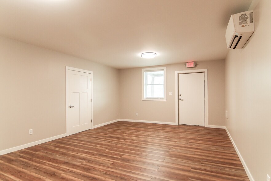 More Photos Of 409 Demoss Ave ave, Arcadia Light Distribution For Lease