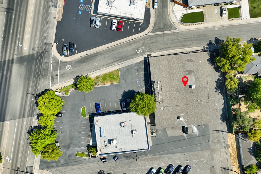 More Photos Of 5303 Freeport Blvd, Sacramento Storefront For Lease