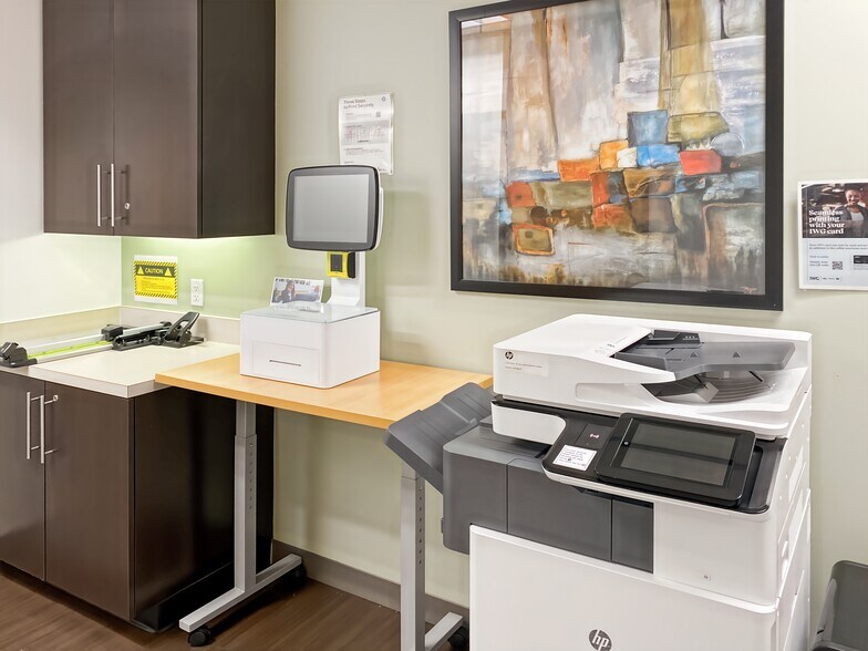 More Photos Of 2002 Timberloch Pl, The Woodlands Coworking Space