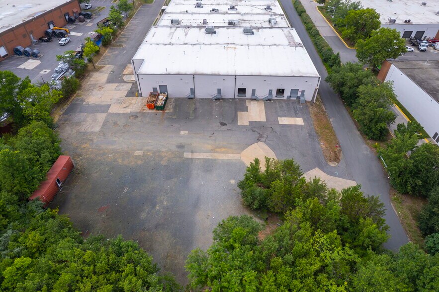 More Photos Of 5731 General Washington Dr, Alexandria Distribution For Sale