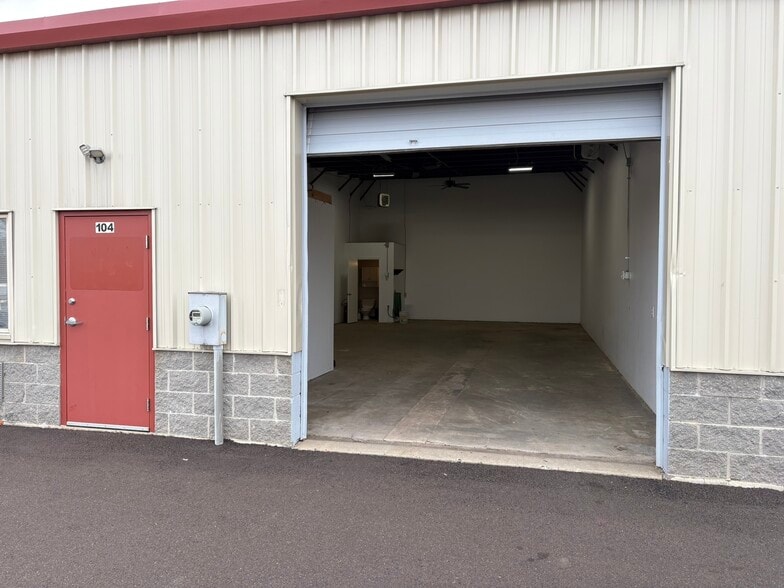 More Photos Of 151 Discovery Dr, Colmar Light Distribution For Lease