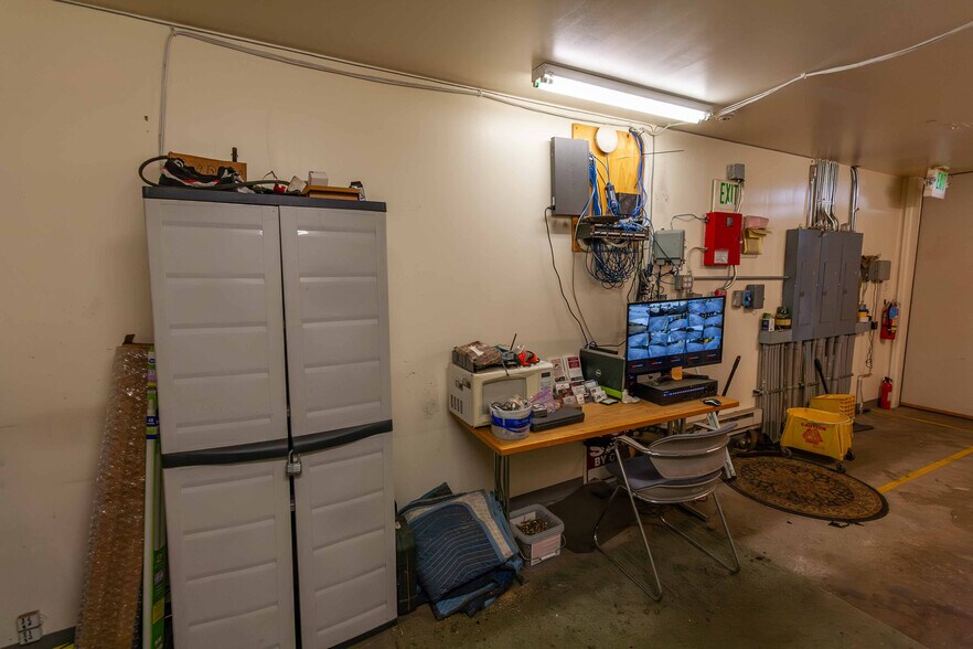 More Photos Of 4700 Marketplace Dr, Johnstown Warehouse For Sale