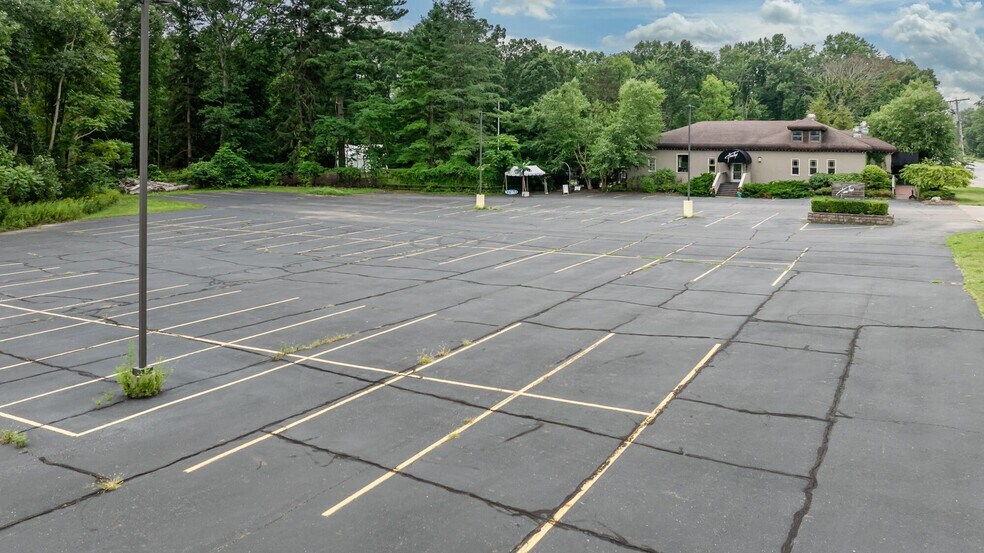 More Photos Of 16409 Red Arrow Hwy, Union Pier General Retail For Sale