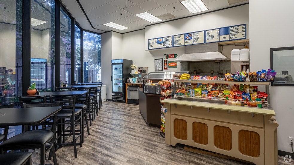 More Photos Of 6671 Southwest Fwy, Houston Office For Lease