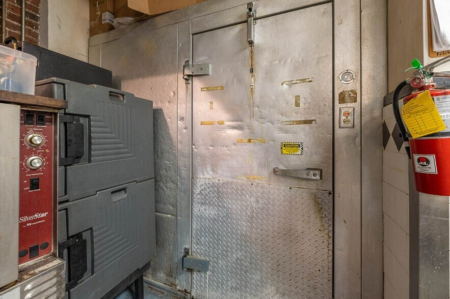 More Photos Of 1423-1425 Newcastle St, Brunswick Storefront For Sale