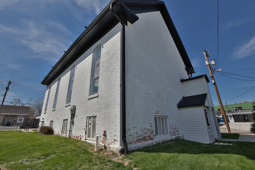 More Photos Of 114 S Main St, Troy Lodge Meeting Hall For Sale