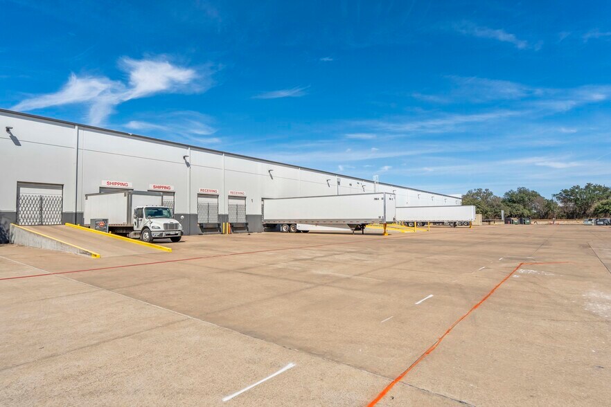 More Photos Of 7000 Burleson Rd, Austin Unknown For Lease