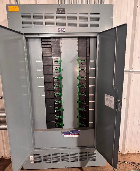 More Photos Of 2228 S Cedar Ave, South Pittsburg Freestanding For Sale