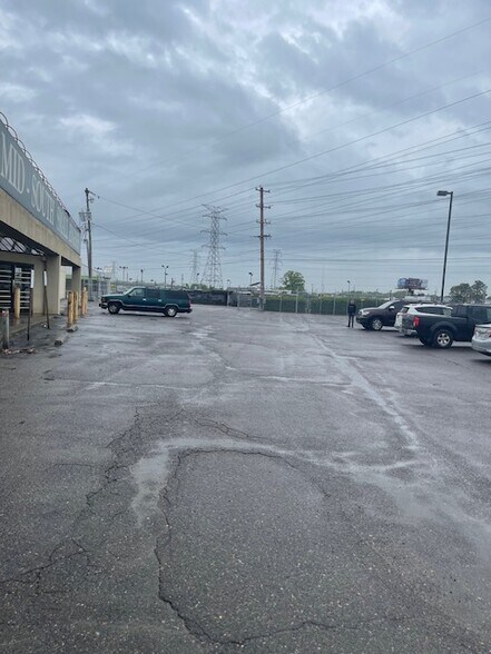 More Photos Of 2645 Mount Moriah Rd, Memphis Freestanding For Sale