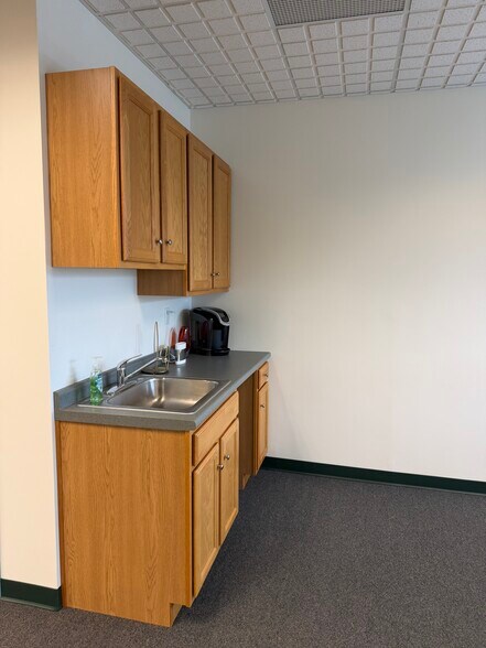 More Photos Of 4203 Route 66, Apollo Storefront Retail Office For Lease