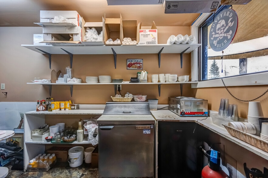 More Photos Of 263 N Main St, Donnelly Restaurant For Sale