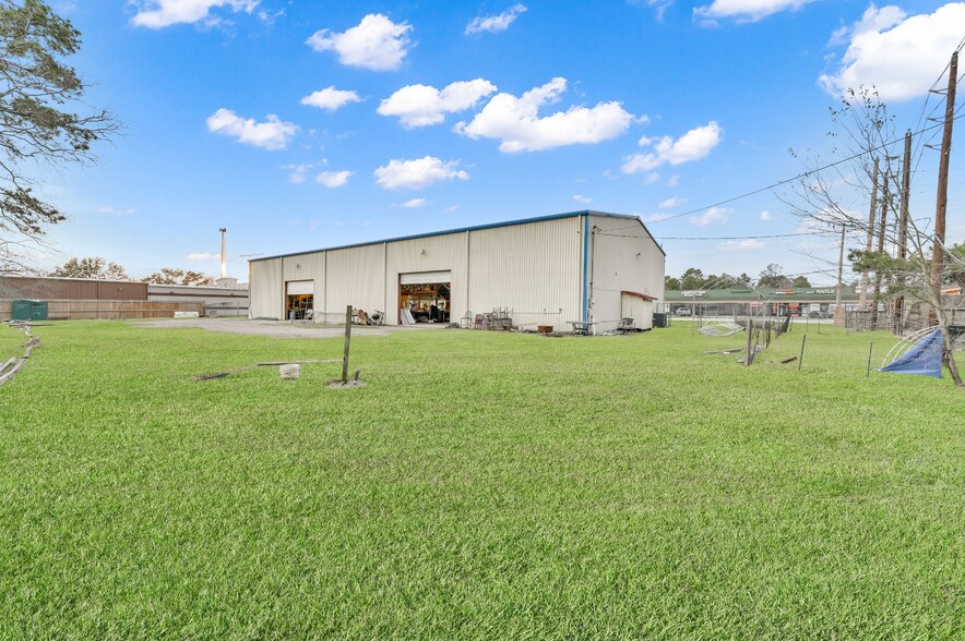 More Photos Of 2819 Louetta Rd, Spring Showroom For Lease