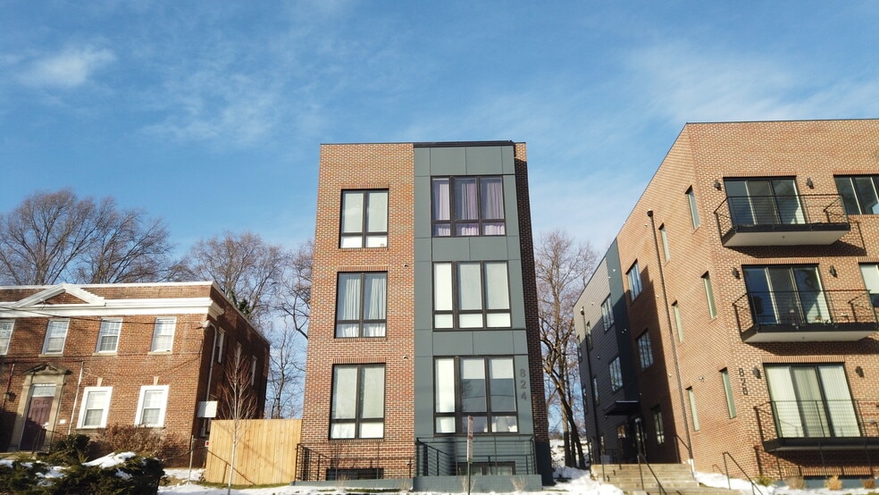More Photos Of 820 Taylor St NE, Washington Apartments For Sale