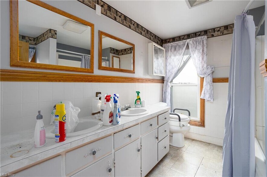 More Photos Of 15355 Old Lincoln Way, Dalton Light Manufacturing For Sale