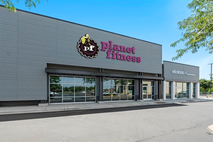 More Photos Of , Chicago General Retail For Sale