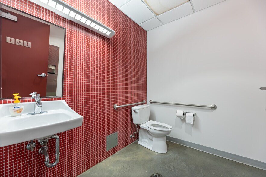 More Photos Of 261211 Wagon Wheel Way, Rocky View No 44 Light Manufacturing For Sale