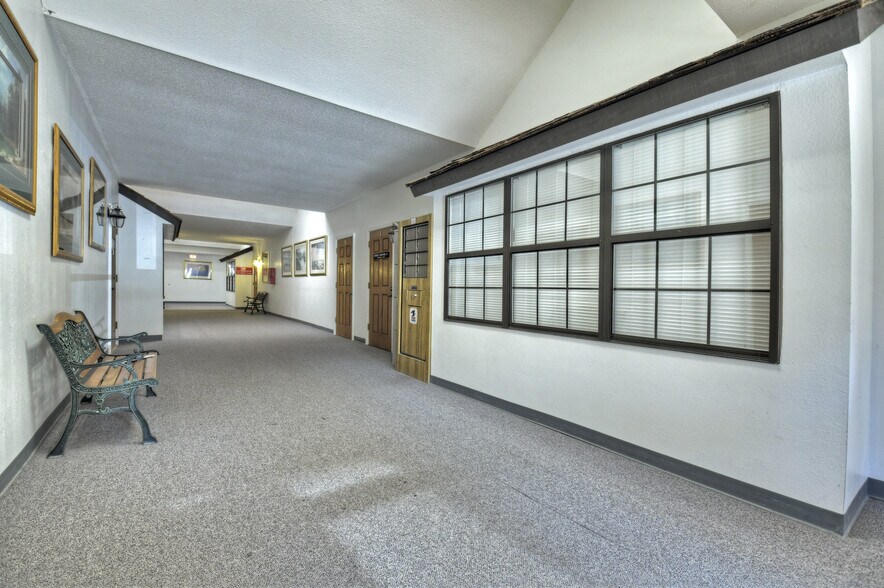 More Photos Of 990 E Main St, Blue Ridge Office For Sale