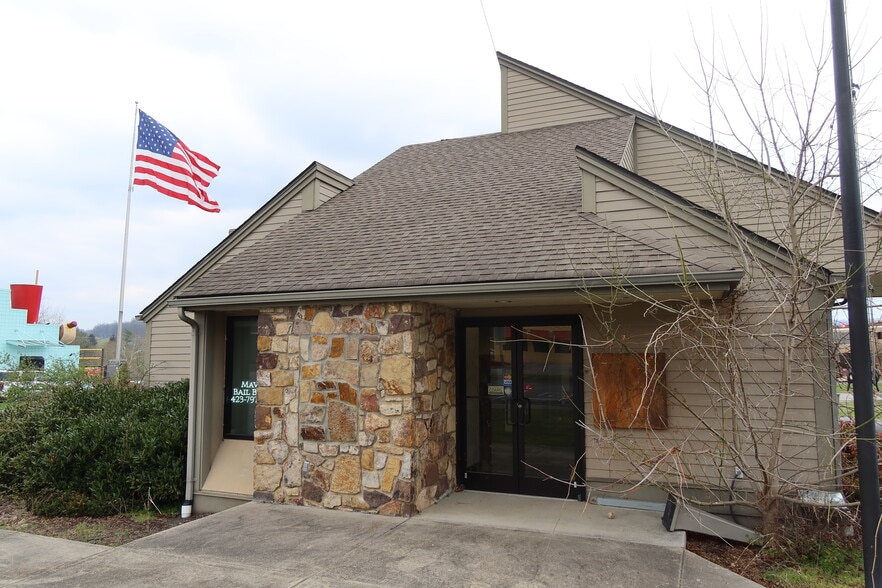 Primary Photo Of 3269 Highway 126, Blountville Bank For Sale