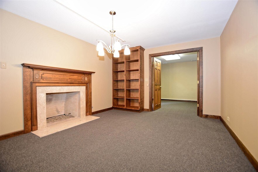 More Photos Of 1626 W Colonial Pky, Inverness Office For Sale
