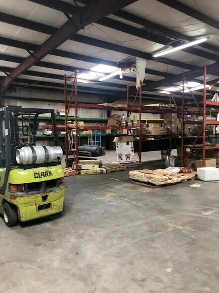 More Photos Of 489 Southgate Rd, Dothan Warehouse For Lease