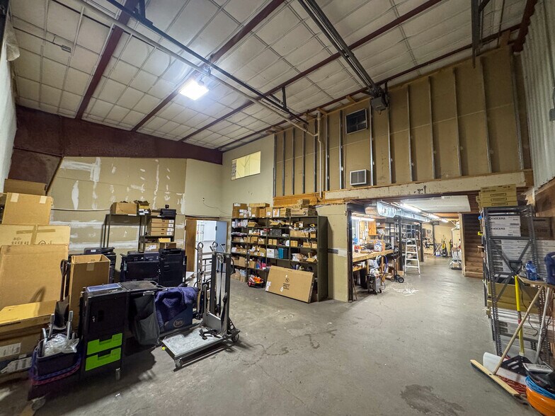 More Photos Of 601 9th St S, Great Falls Showroom For Sale