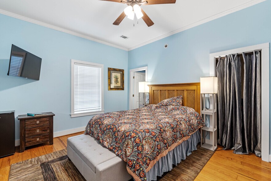More Photos Of 925 10th St, Port Royal Restaurant For Sale