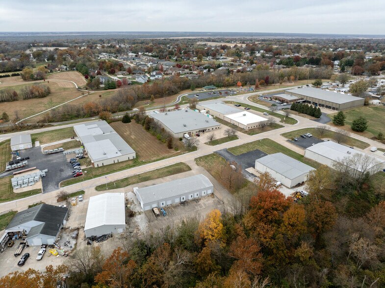 More Photos Of 2414 W Schneidman Dr, Quincy Industrial For Lease