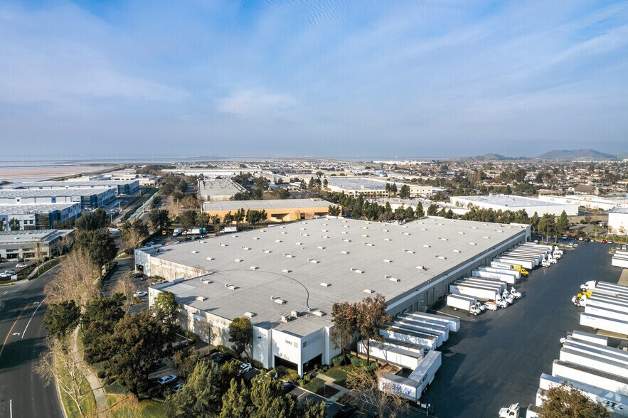 More Photos Of 7091-7095 Central Ave, Newark Unknown For Lease