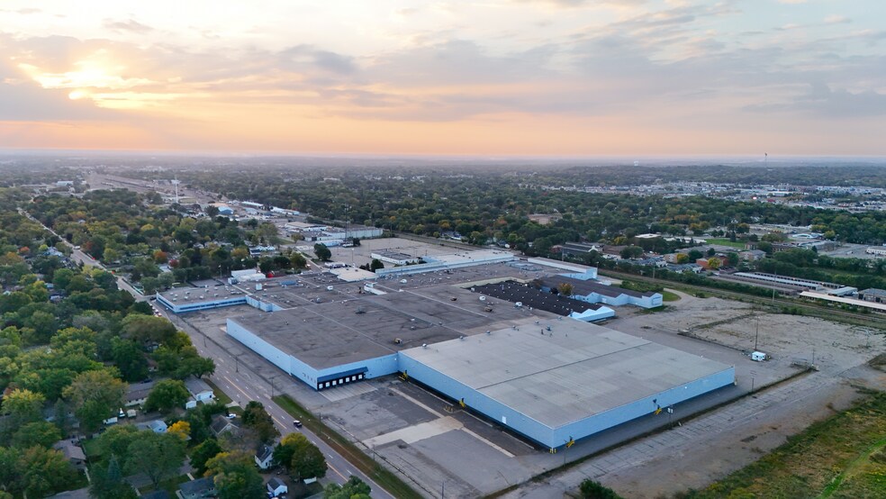 Primary Photo Of 701 33rd Ave N, Saint Cloud Manufacturing For Sale