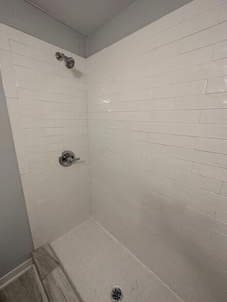 More Photos Of 619 Linwood Ave, Jacksonville Specialty For Sale