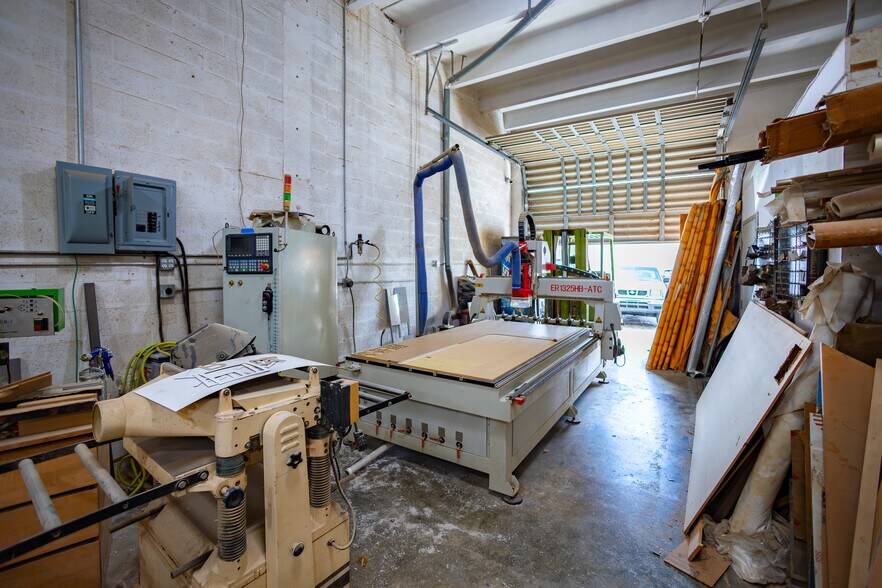More Photos Of 7313 NW 56th St, Miami Warehouse For Sale