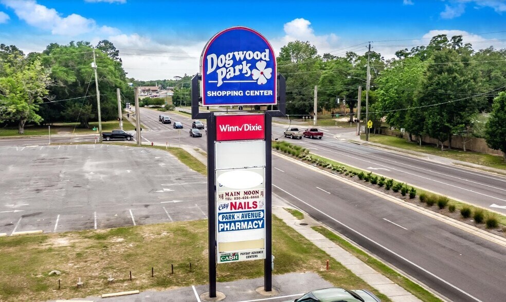 More Photos Of 5428-5444 Dogwood Dr, Milton Freestanding For Sale