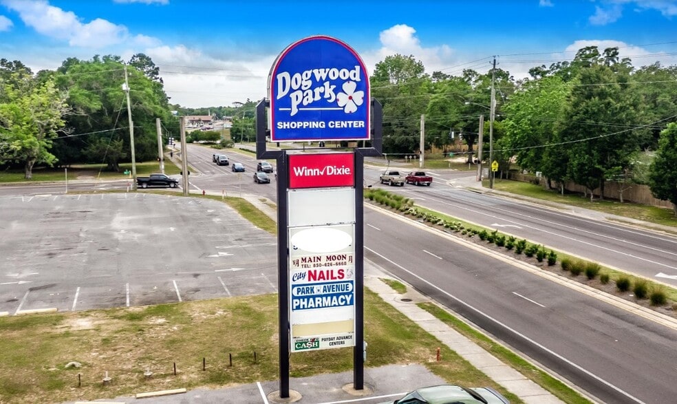 More Photos Of 5428-5444 Dogwood Dr, Milton Freestanding For Sale