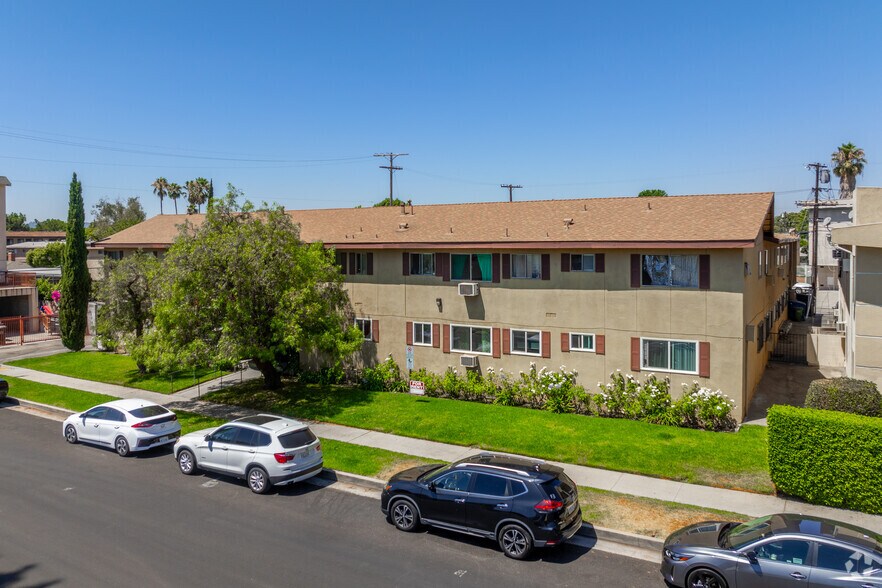 Primary Photo Of 6635 Wilkinson Ave, North Hollywood Apartments For Sale