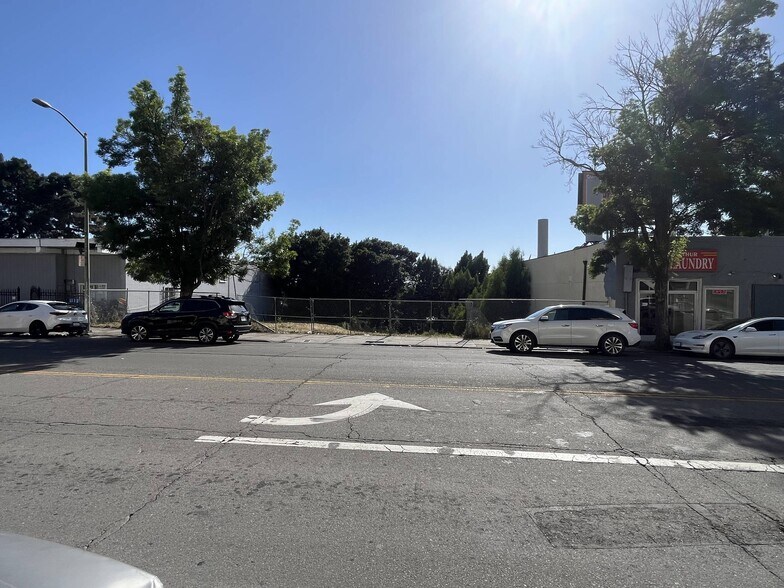 More Photos Of 9809-9811 Macarthur Blvd, Oakland Land For Sale