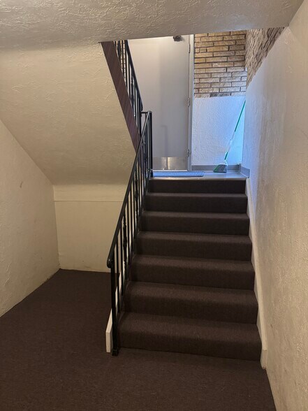 More Photos Of 3853 Delmar Ave, Cincinnati Apartments For Sale