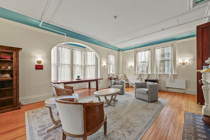 More Photos Of 74 Wendell Ave, Pittsfield Hotel For Sale
