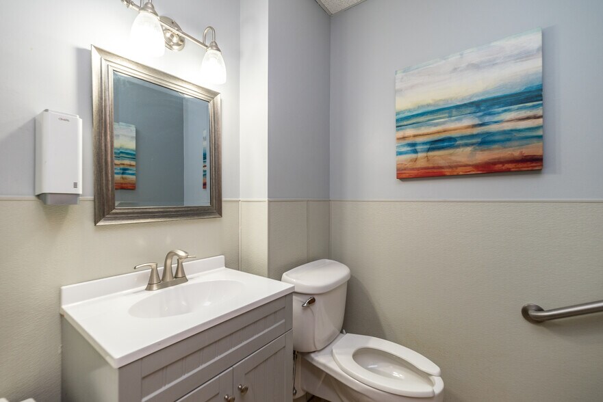 More Photos Of 301 West Chester Pike, Havertown Medical For Sale