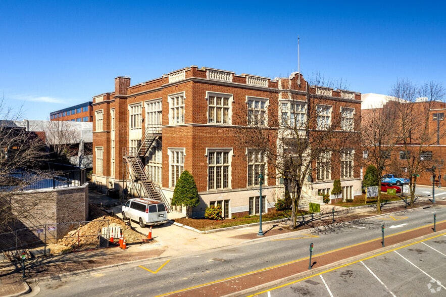 More Photos Of 330 S Greene St, Greensboro Office For Lease